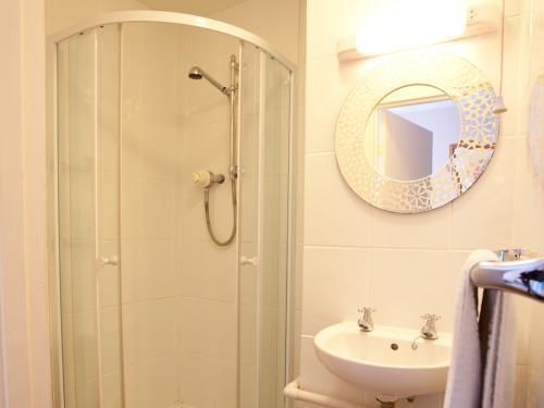 The Witney Guest House Экстерьер фото